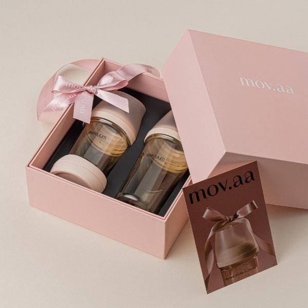 Moyuum lifestyle - baby drinking